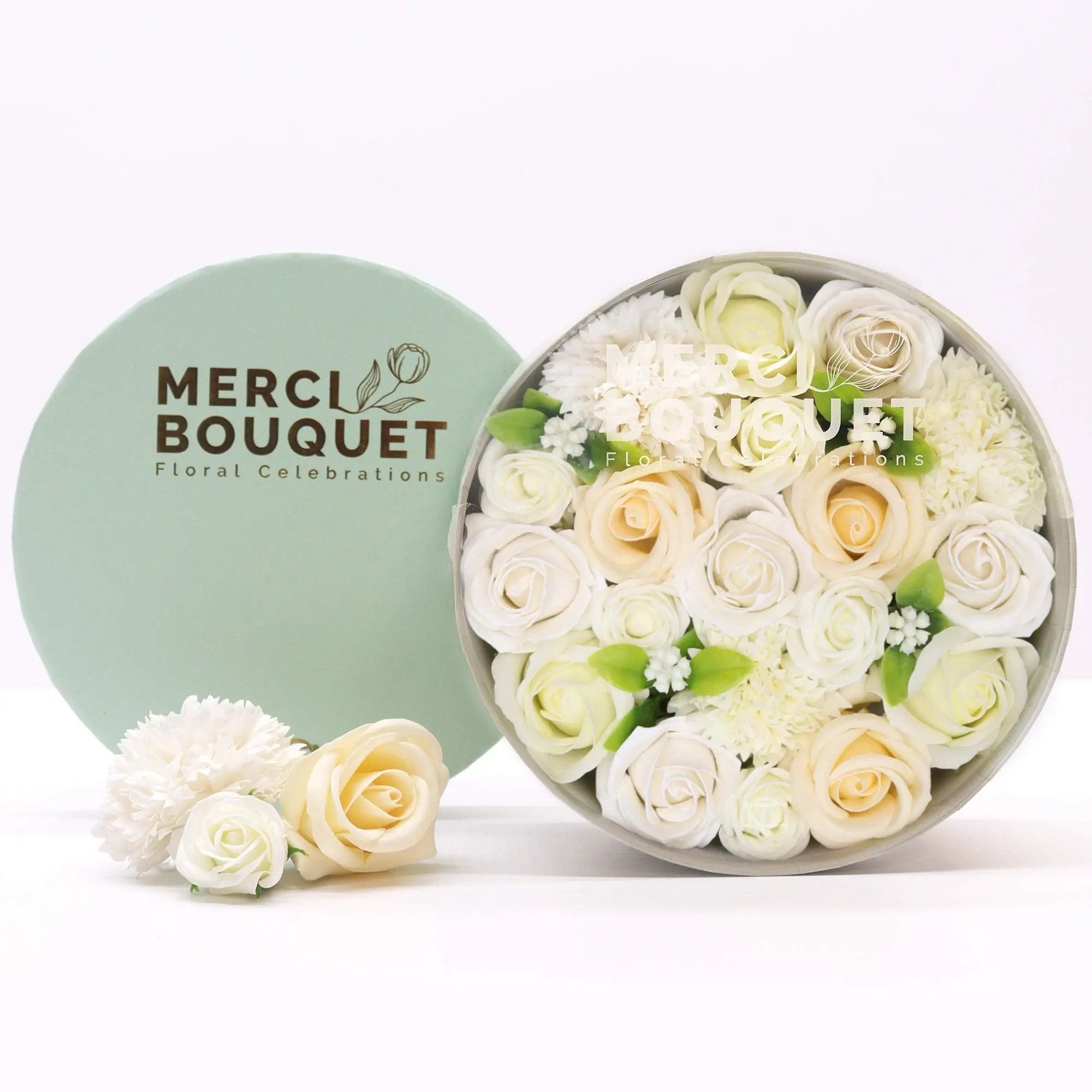 Caixa Redonda - Flores de Sabão - Bênção de Casamento - Branco e Marfim