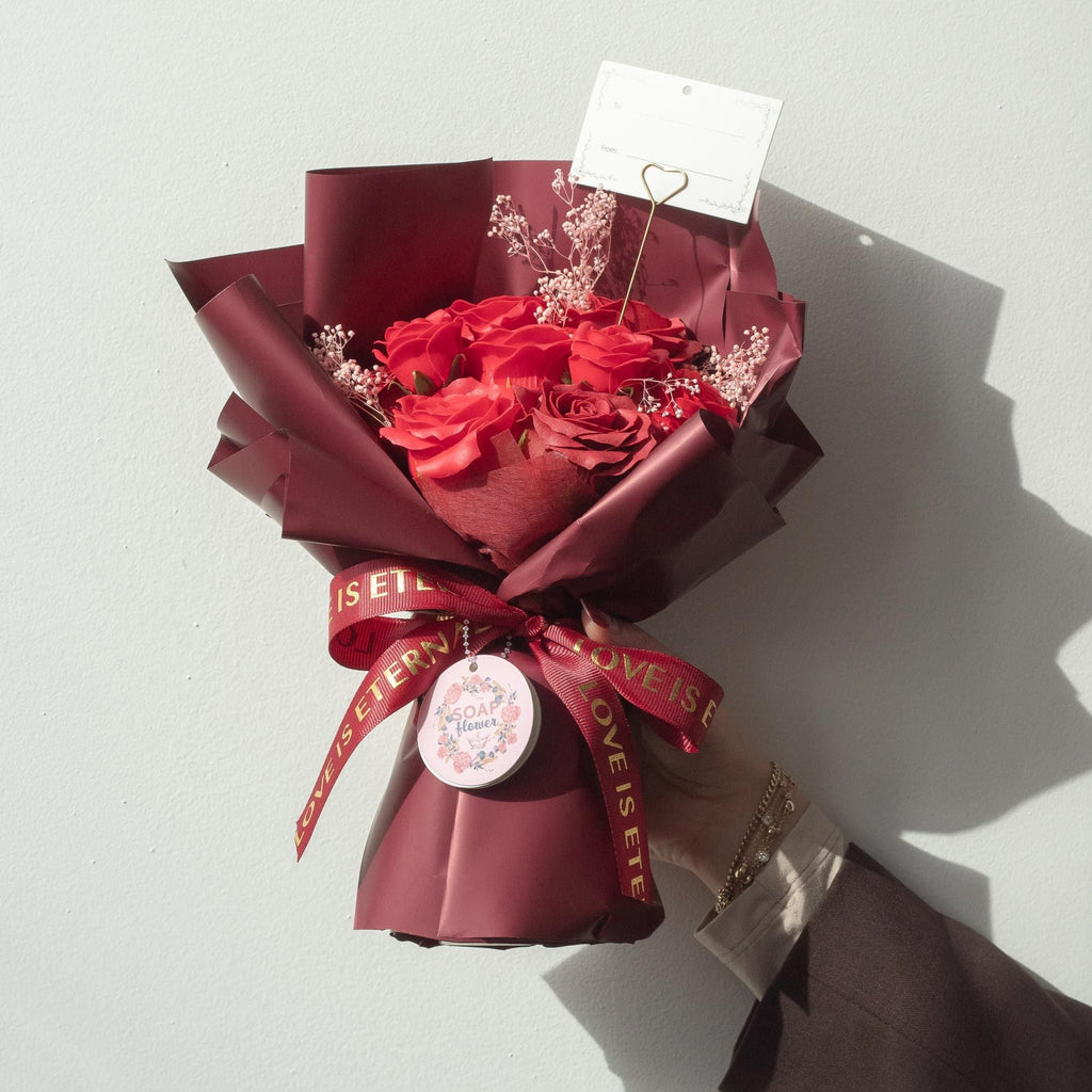 Ramo Grande de Rosas Vermelhas - O Amor é Eterno - Cartão de Presente