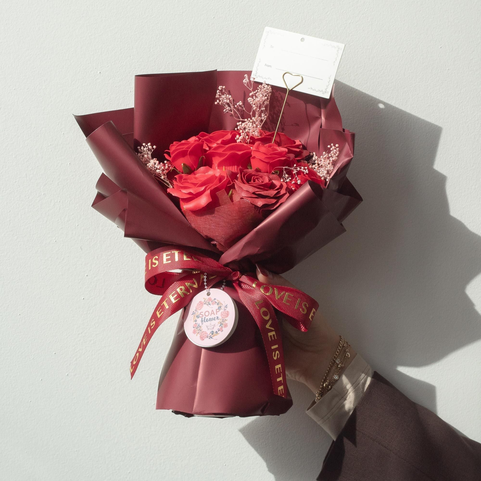 Ramo Grande de Rosas Vermelhas - O Amor é Eterno - Cartão de Presente