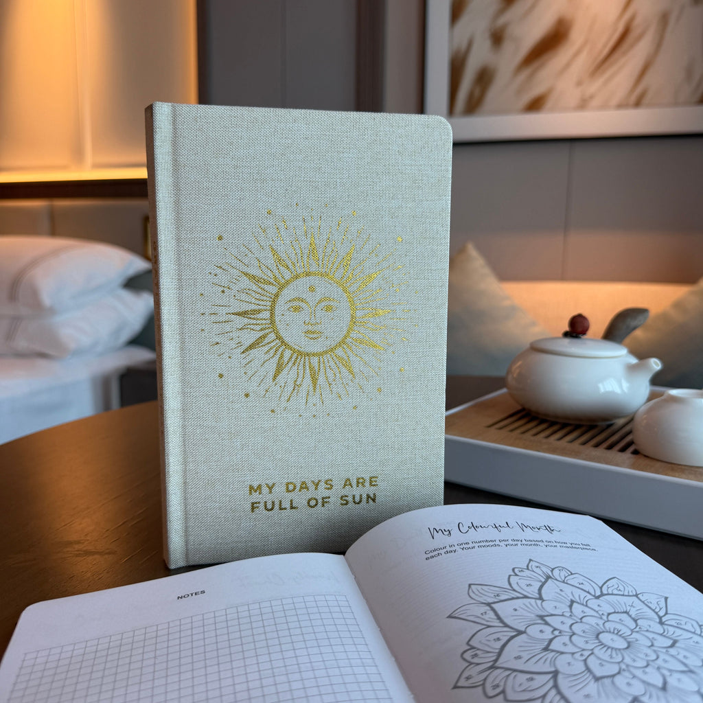 Diário de Gratidão Marfim com Rebordo Dourado - 120 páginas - Os Meus Dias Estão Cheios de Sol